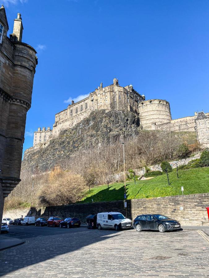 אדינבורו Snug Studio On The Grassmarket, 5Mins From Castle מראה חיצוני תמונה