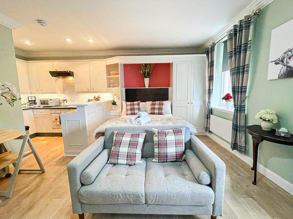 אדינבורו Snug Studio On The Grassmarket, 5Mins From Castle מראה חיצוני תמונה