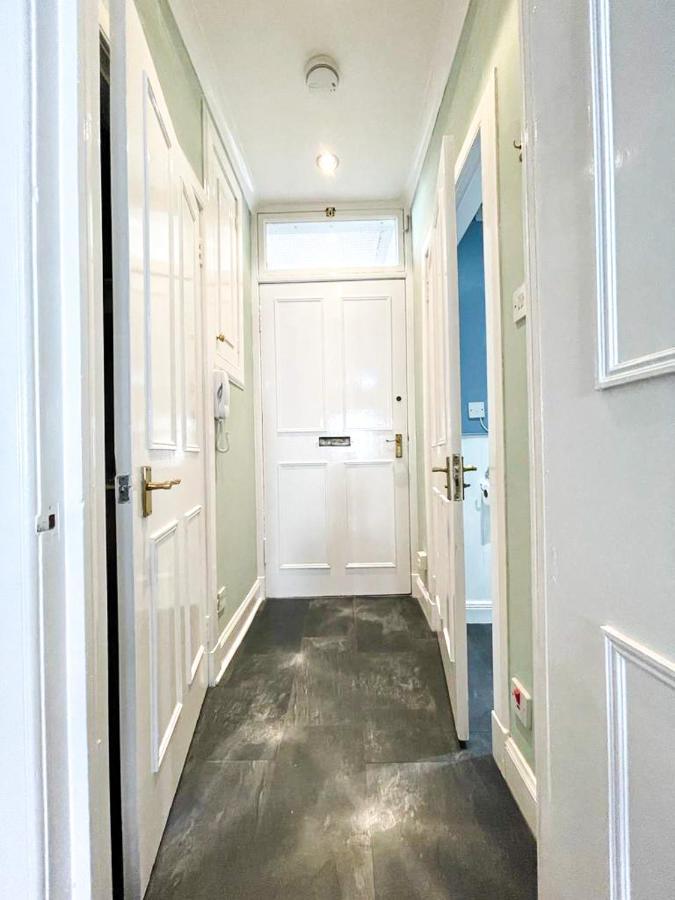 אדינבורו Snug Studio On The Grassmarket, 5Mins From Castle מראה חיצוני תמונה