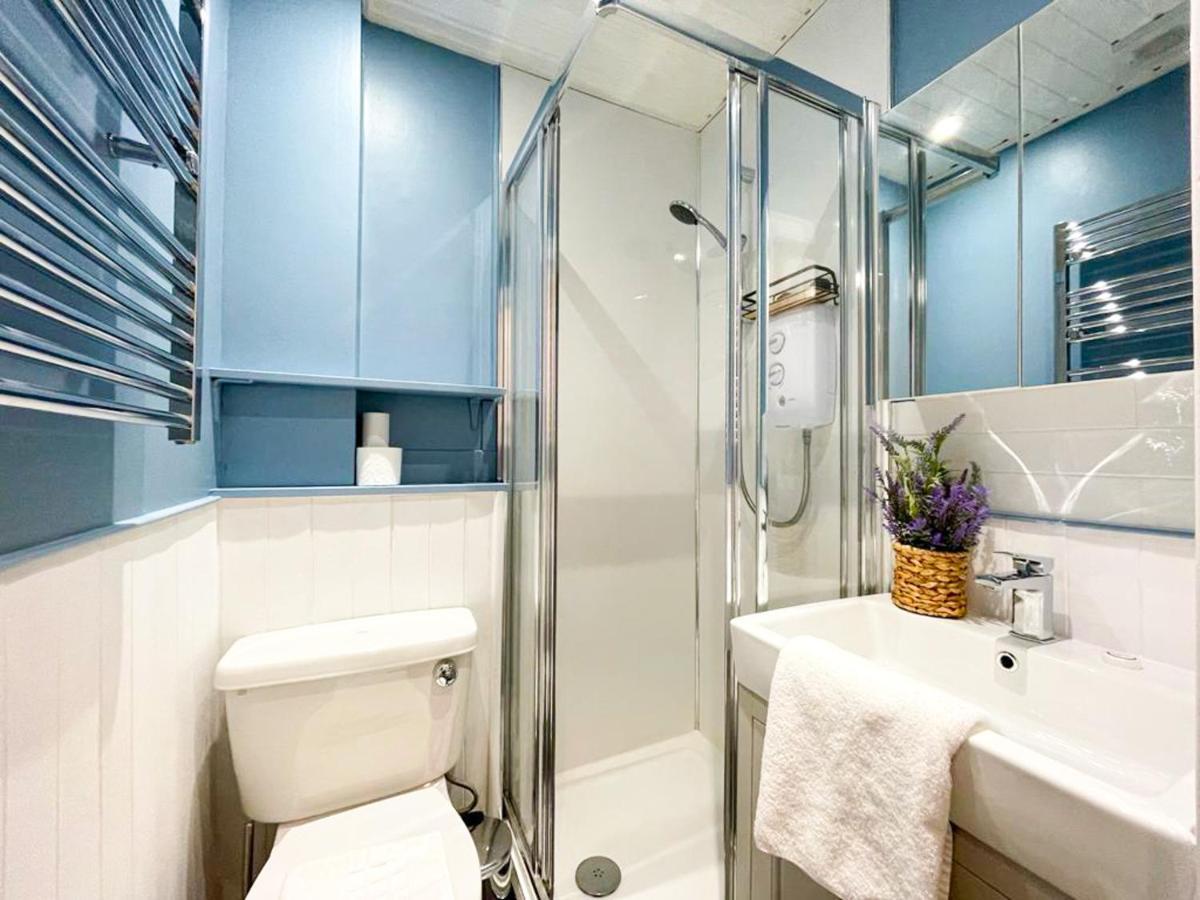 אדינבורו Snug Studio On The Grassmarket, 5Mins From Castle מראה חיצוני תמונה